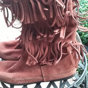 Minnetonka moccasin boots
